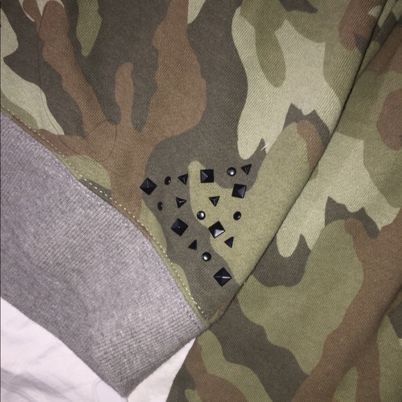 Camouflage Sweater by Vans - Picture 2 of 3